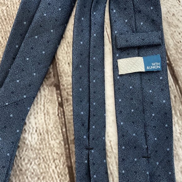 14th & Union Mens Tie Blue Polka Dot Slim 2.5" Classic Silk Polyester Blend - Picture 3 of 4